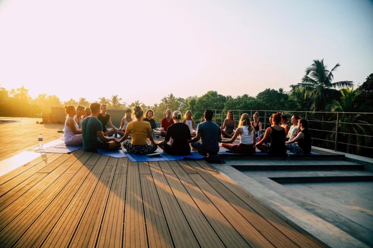 The Salty Pelican Yoga & Surf Retreat Dikwella Eksteriør billede